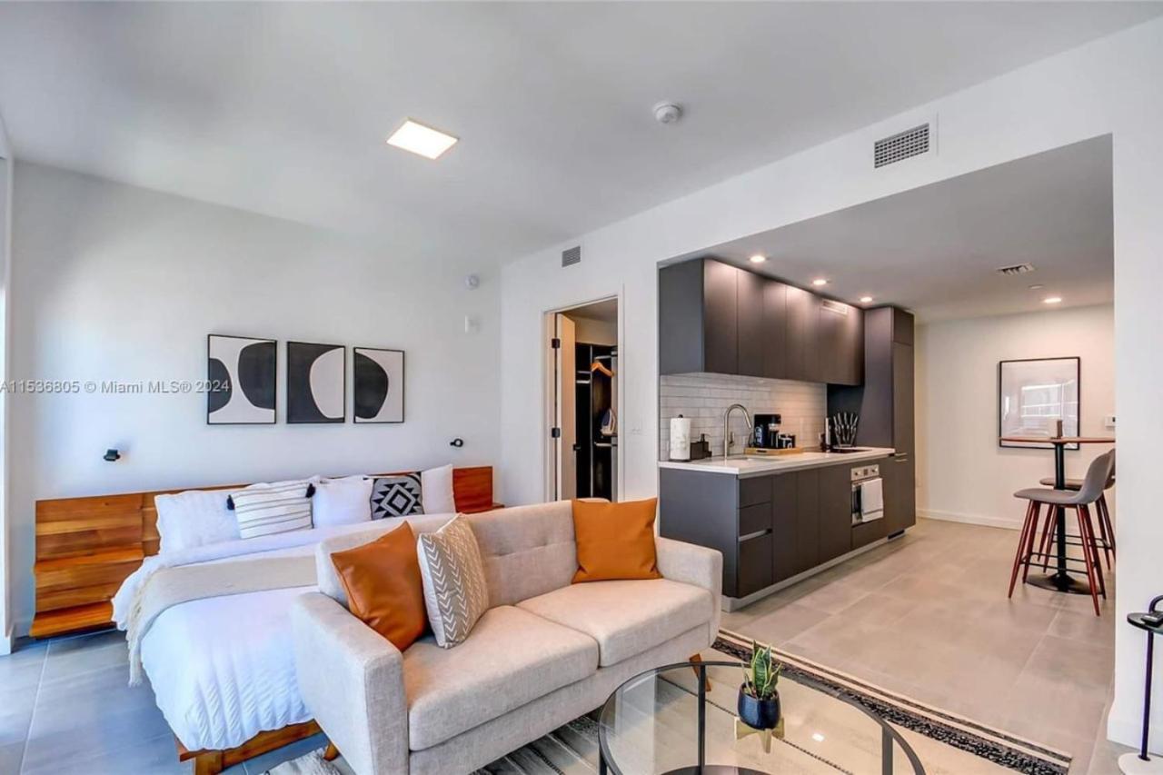 Ocean View Designer Studio, Pool * Miami